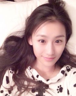 国产午夜美女露脸自拍视频