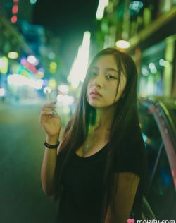 亚洲欧美中文日韩aa播放页