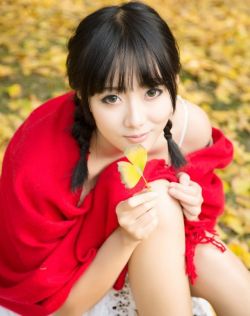 漂亮人妻当面被朋友玩弄